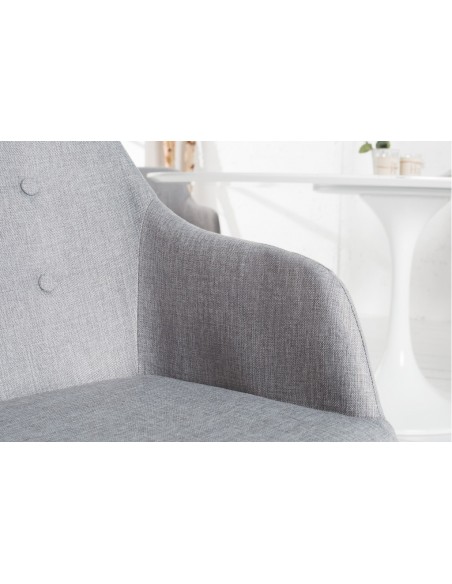 Chaise rétro design SCANDINAVIA MEISTERST?CK gris clair avec accoudoirs